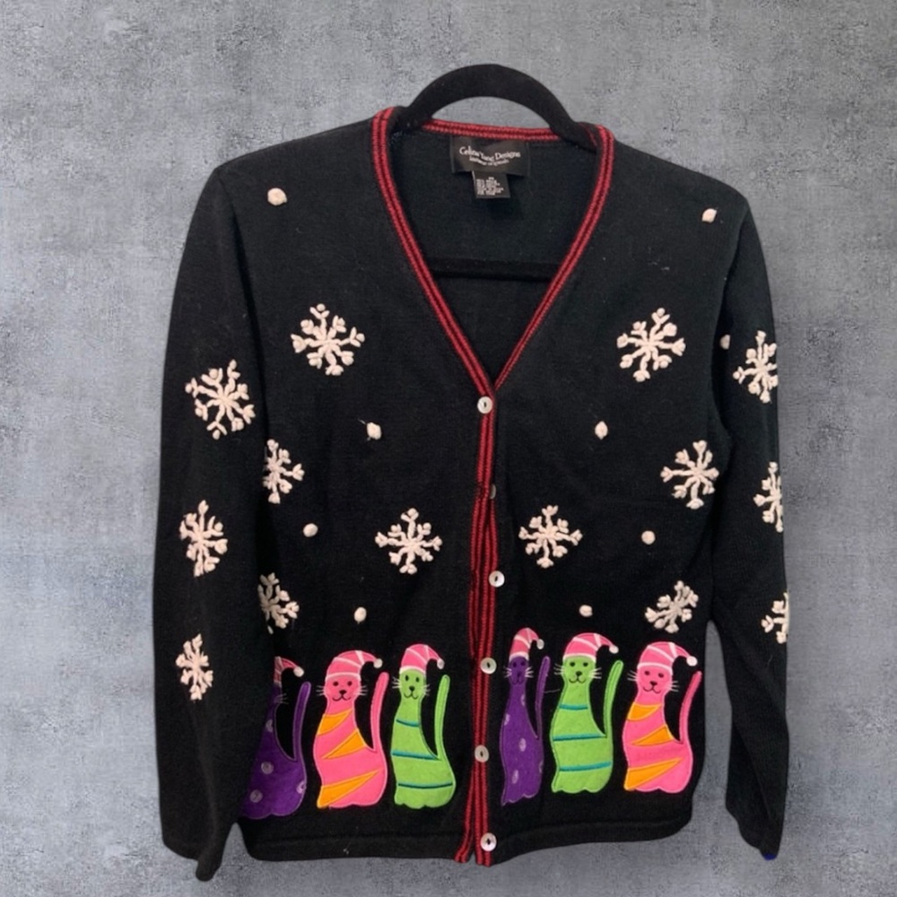 Adorable Celina yang designs Size medium Christmas snowflake cat sweater